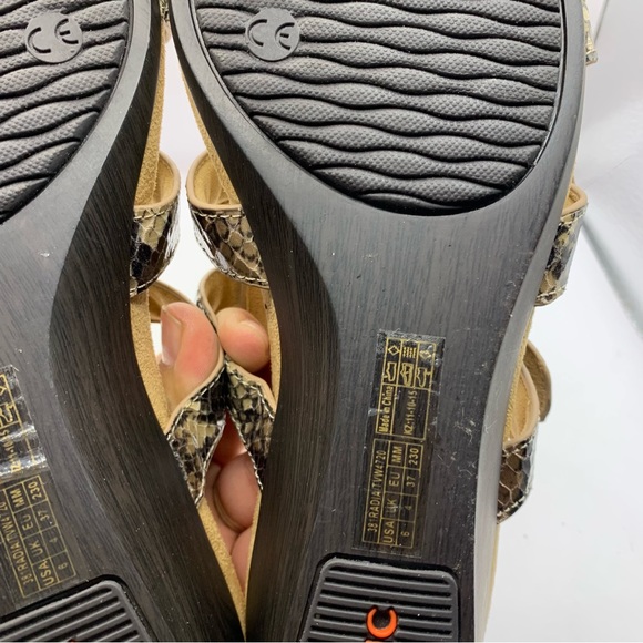 Vionic Sandals Womens 6 Radia Wedge Adjustable Triple Strap Snake skin - Picture 8 of 8